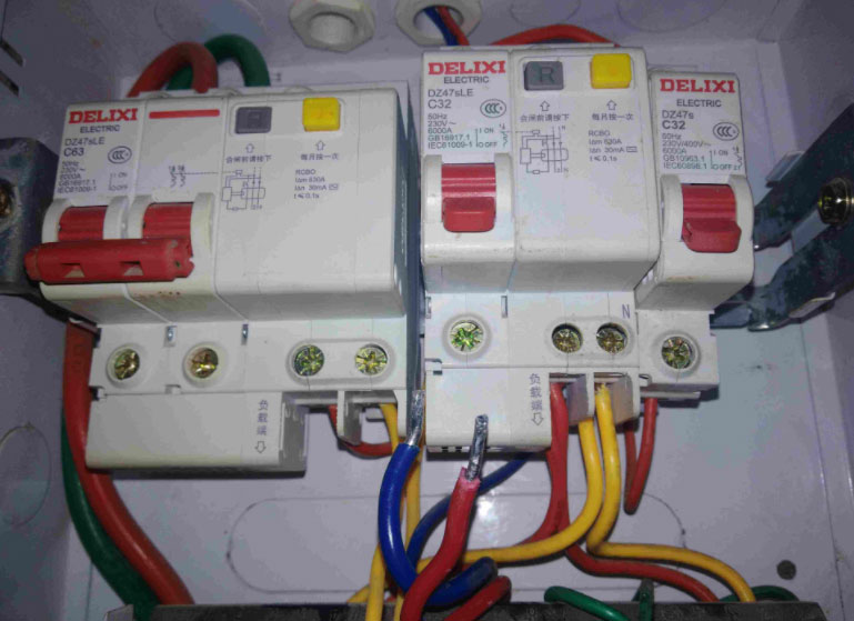 循環(huán)水泵插上就跳閘什么原因？